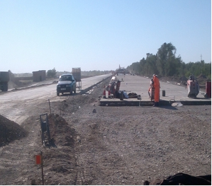 PK 553+10-554+00 road concrete from the right PK 553+10-554+00 road concrete from the right