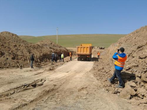 Sinohydro Corporation & Limited (China), lot 1, km 742-774. April 2015 Sinohydro Corporation & Limited (China), lot 1, km 742-774. April 2015
