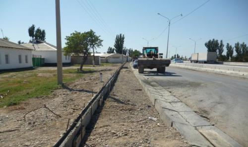 Установка опалубки и бетонирование ребрики тротуара ПК 580+00-584+00 Установка опалубки и бетонирование ребрики тротуара ПК 580+00-584+00