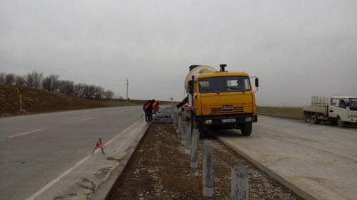Устройство цементобетонного покрытия на разделительной полосе Устройство цементобетонного покрытия на разделительной полосе