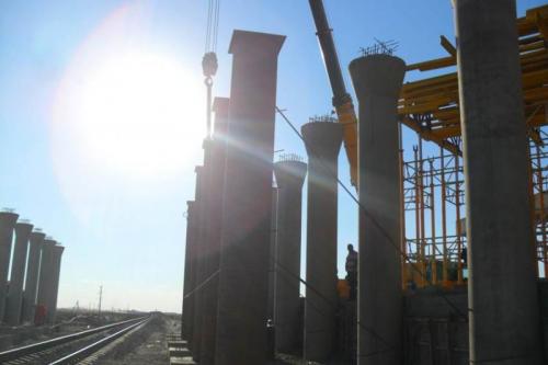 Mounting supports span overpass on SP175   
