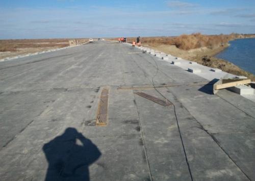 Мост №1 ПК570+80. Устройство оклеечной гидроизоляции «Техноэластмост» на пролёте №3. Мост №1 ПК570+80. Устройство оклеечной гидроизоляции «Техноэластмост» на пролёте №3.