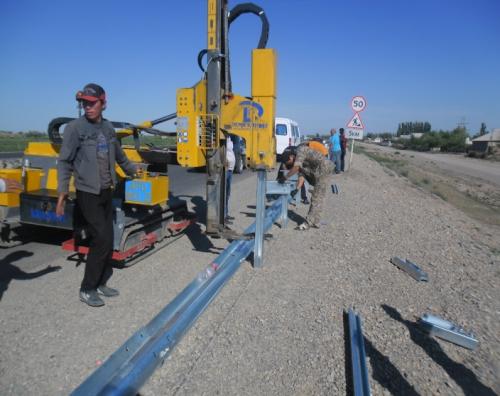 Installation of guardrails at PK-576 Installation of guardrails at PK-576