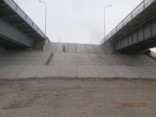Strenthening of slope between bridges right bank Strenthening of slope between bridges right bank