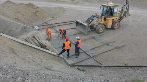 Crushed stone base and reinforcement of culvert inlet watercourse 639+40 Crushed stone base and reinforcement of culvert inlet watercourse 639+40