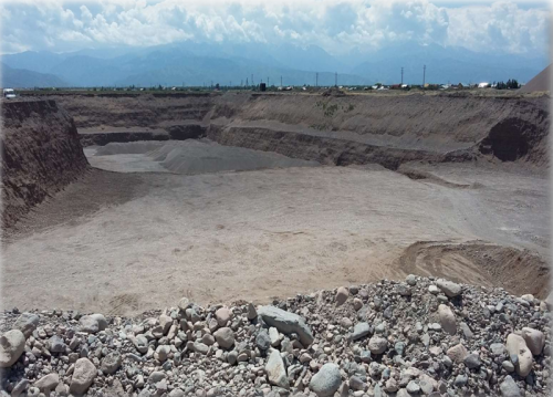 Quarry/crusher plant – Km 50